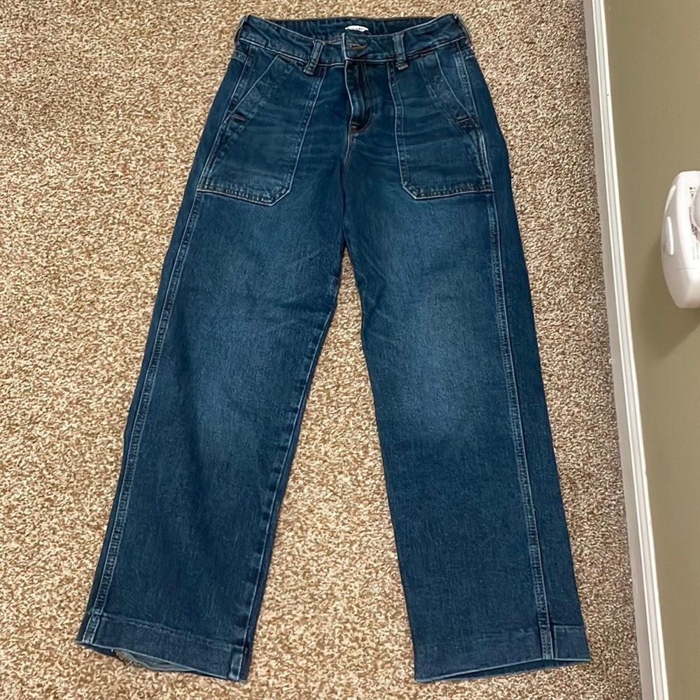 subtle flare dark wash jeans!